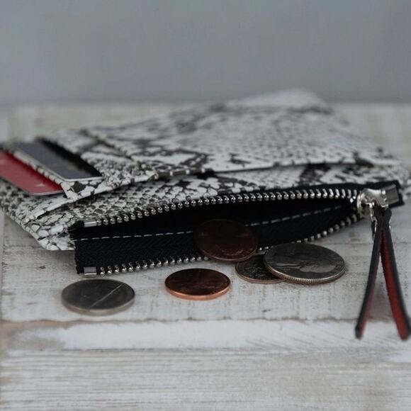 Molly Vegan Leather Snake Print Coin Zipper Tousled Pouch White Black - Picture 2 of 8